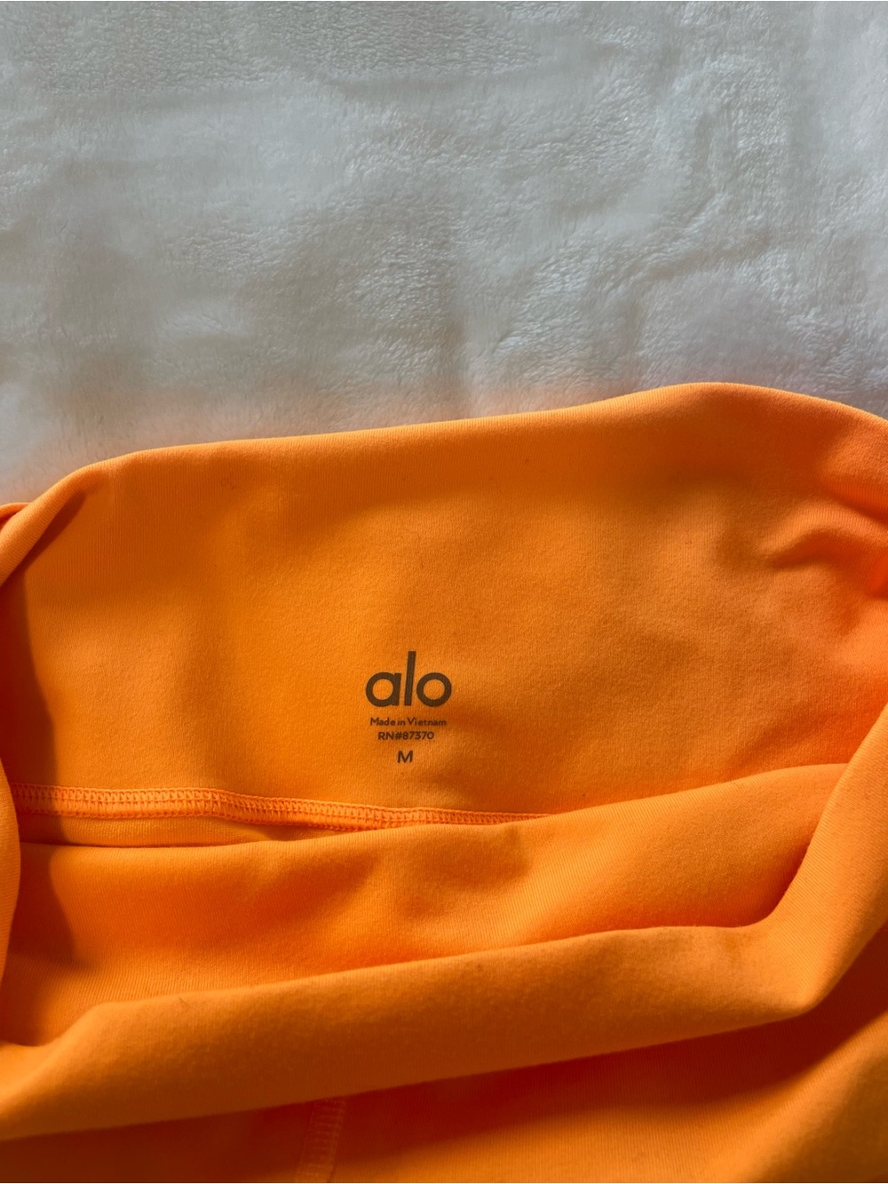 Alo yoga biker shorts - Picture 3 of 3